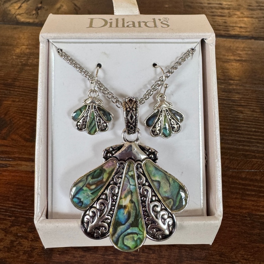 Silver Tone Necklace and Earrings Set. NWT.
